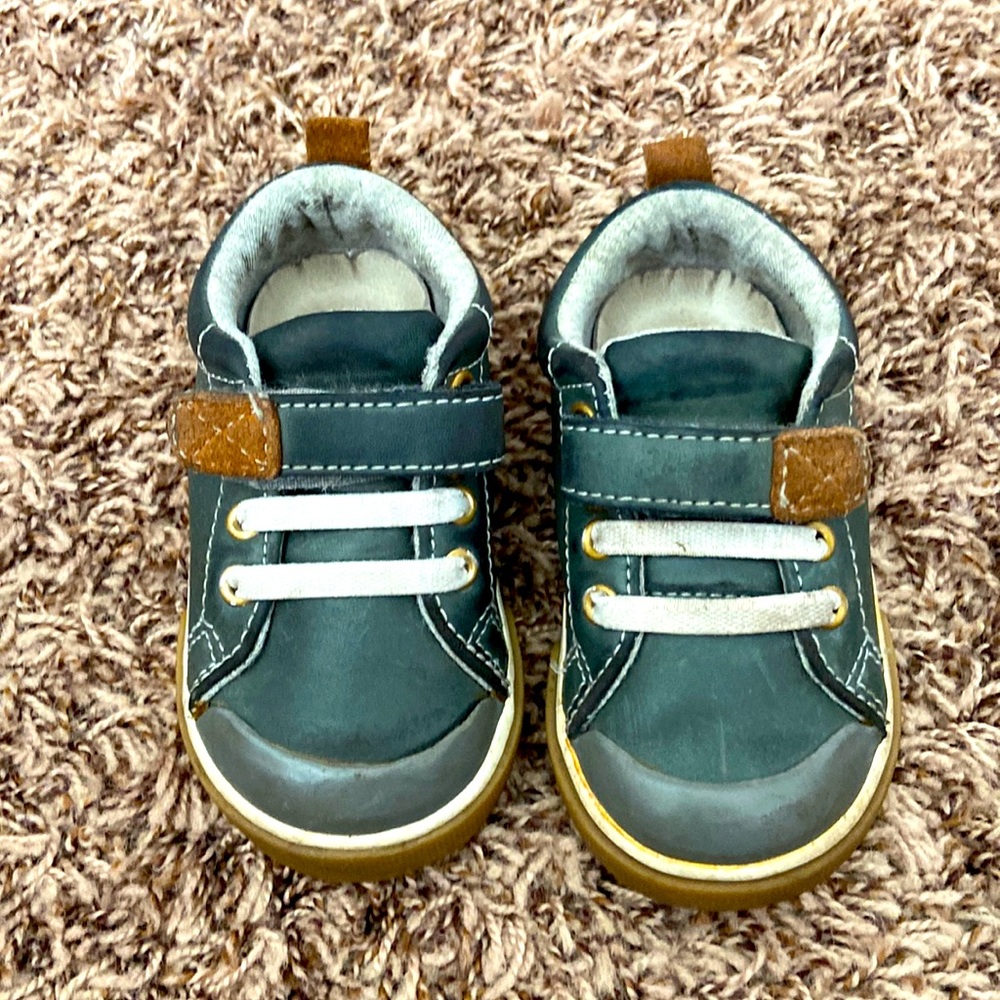 See Kai run - sneakers size 5 EUC